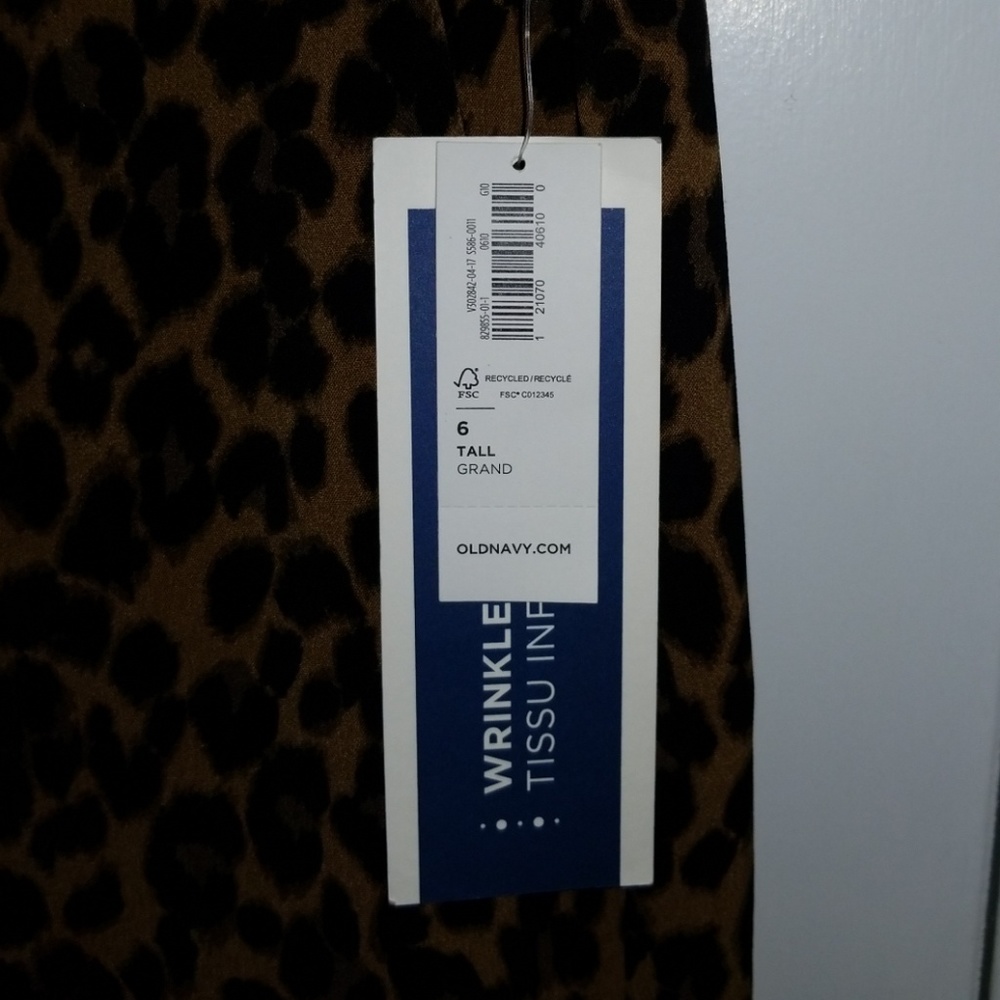 Leopard print pants. - Picture 3 of 4